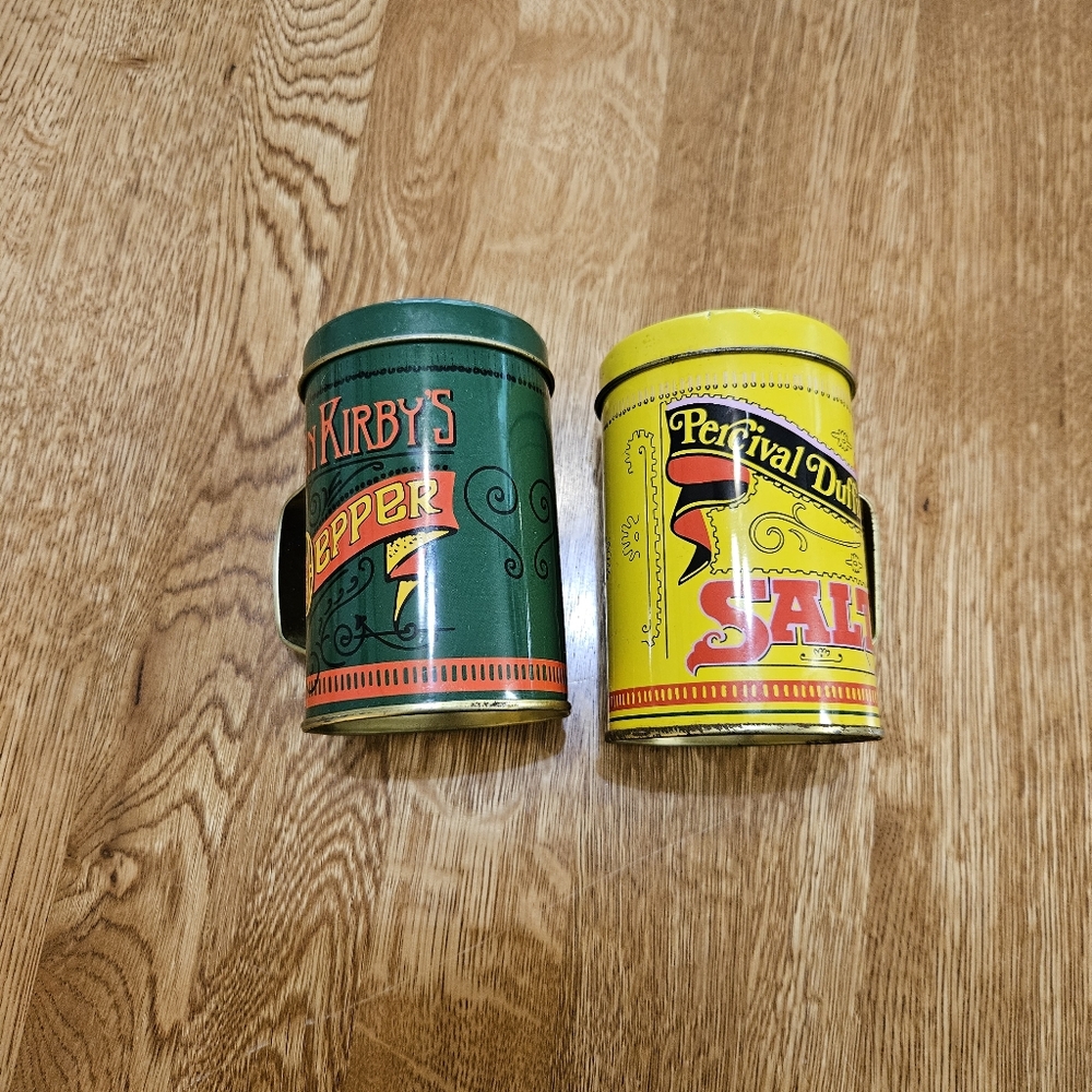 Salt/Pepper Shakers, Vintage Style - Picture 2 of 11